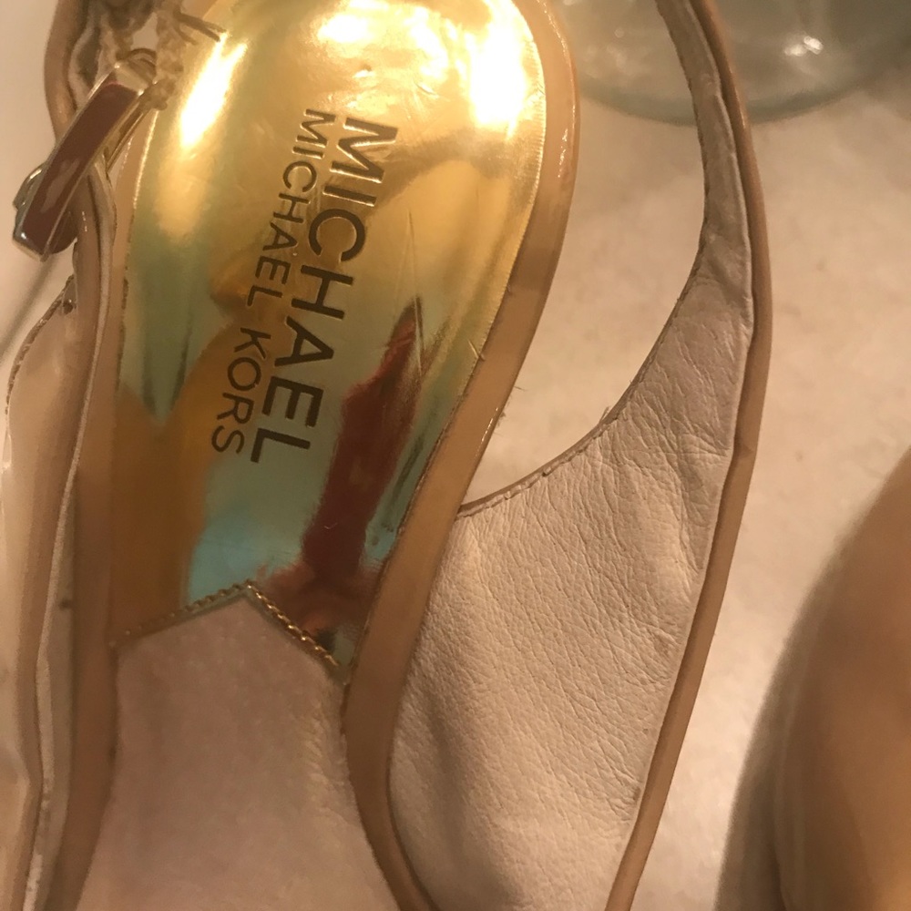 Shoes - Picture 3 of 4